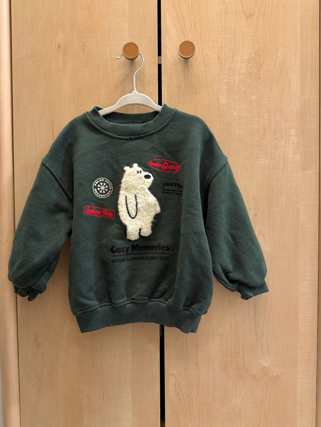Zara Green Crewneck Sweater with Fuzzy Polar Bear Detail — 2T (fits like 3T)