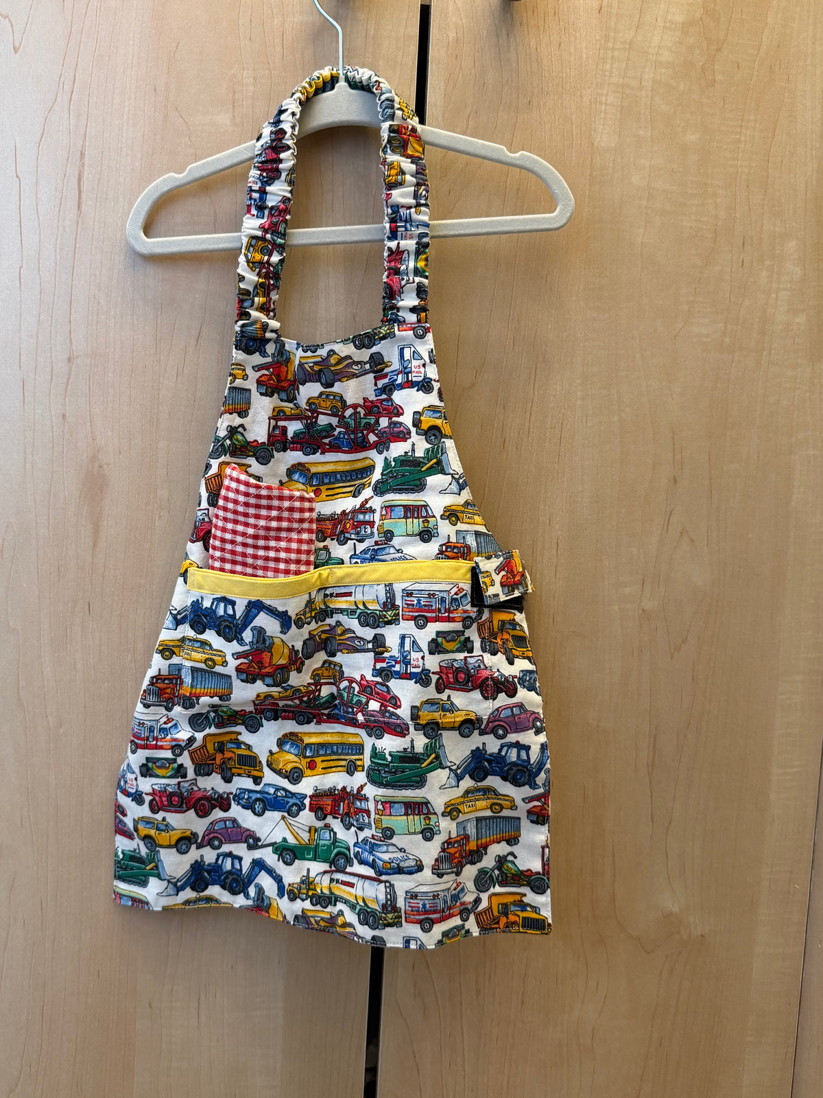 Play Apron with Vintage Cars/Trucks Print and Red Gingham Oven Mitt Set